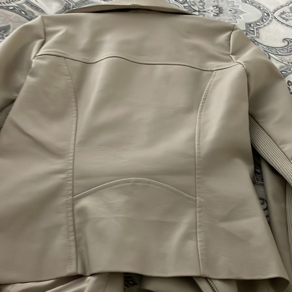 Tuckernuck Jacket - Picture 8 of 8